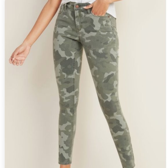 Old Navy Denim - NWOT Old Navy Rockstar Camo Jeans